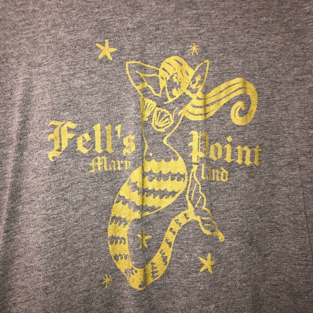 Graphic tee